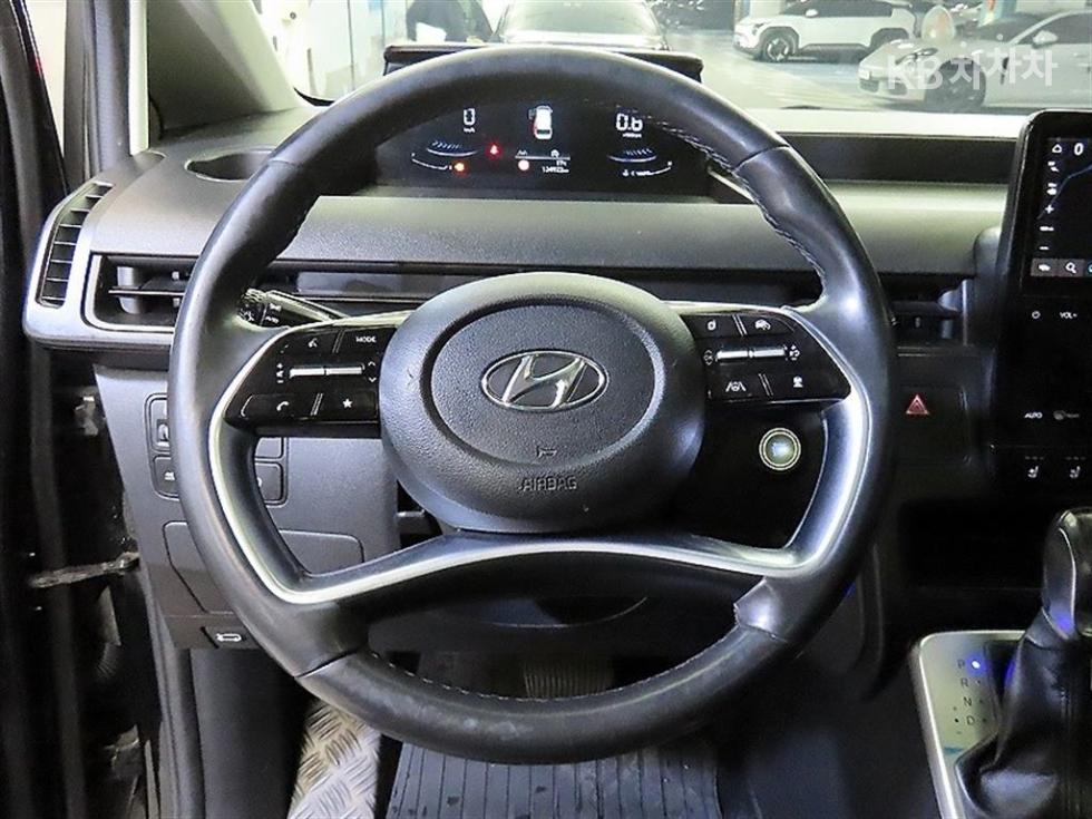 Hyundai Staria — miniaturë 8