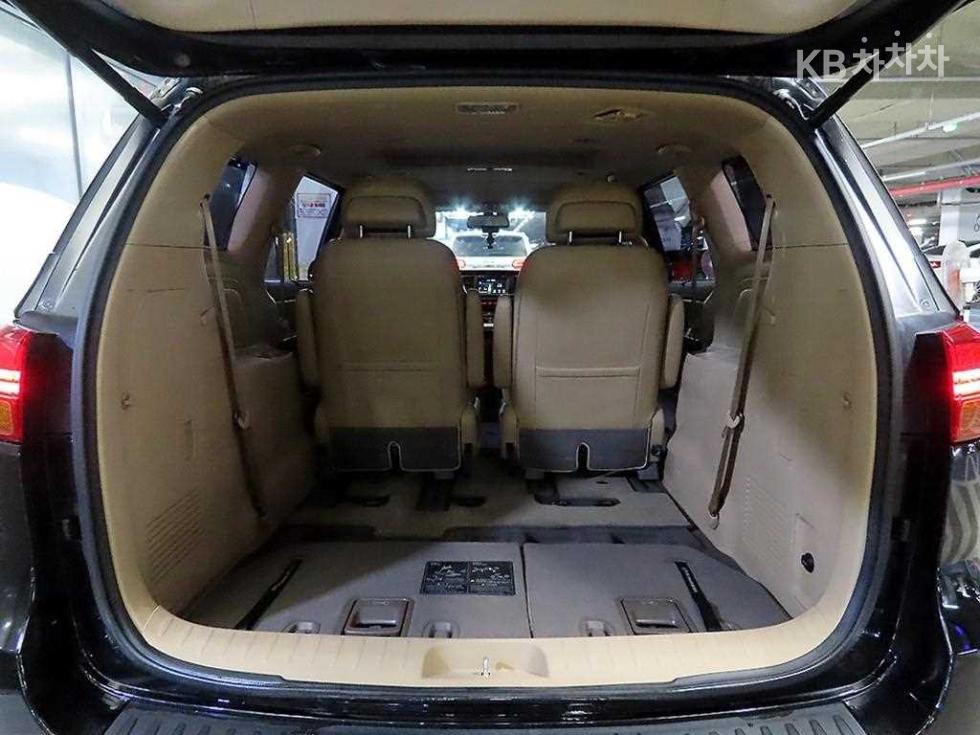 Kia Carnival — miniaturë 16