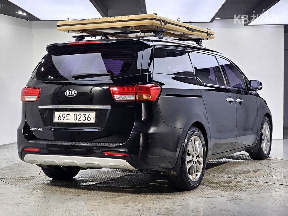 Kia Carnival — miniaturë 5