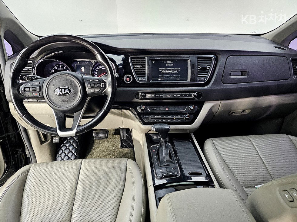 Kia Carnival — miniaturë 6