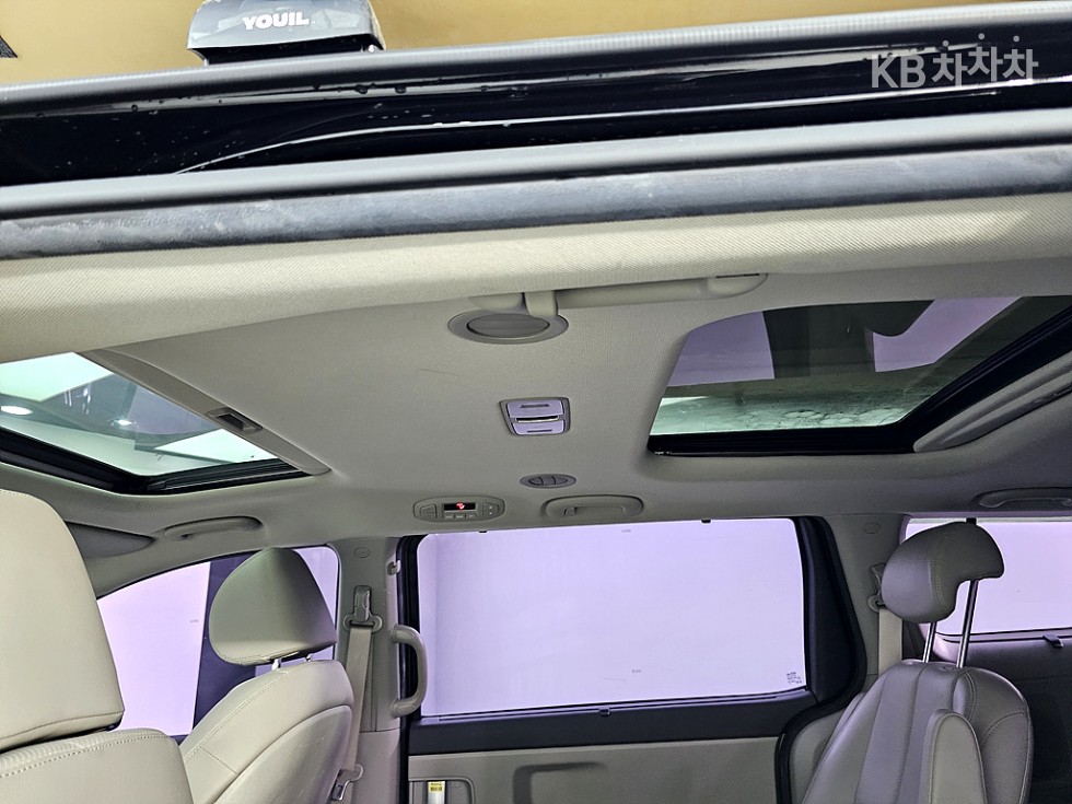 Kia Carnival — miniaturë 13