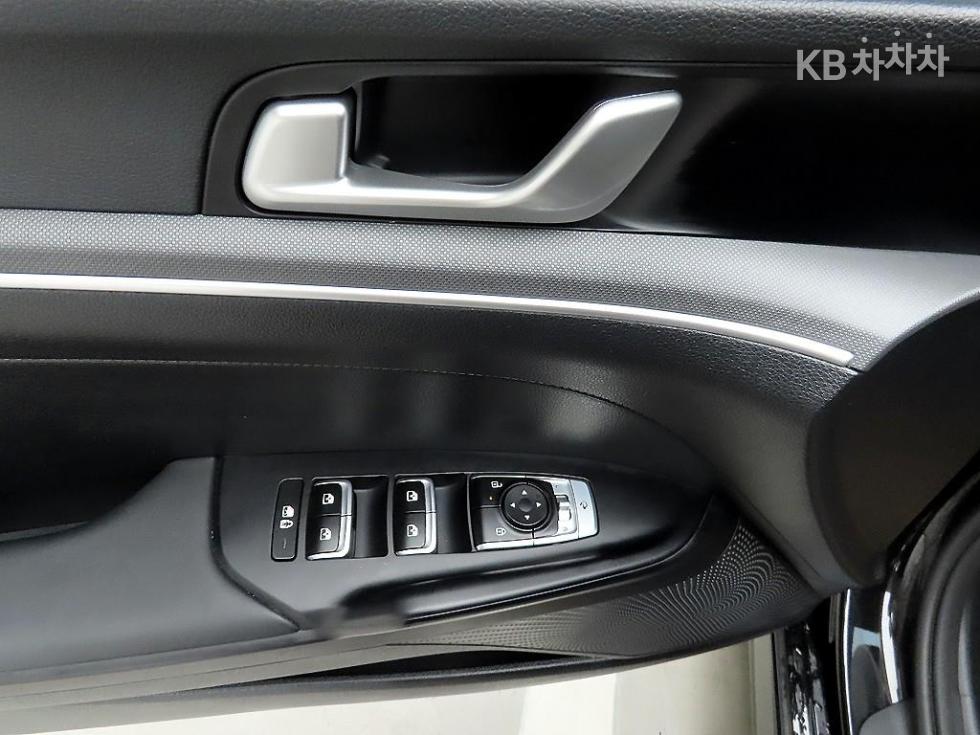 Kia K5 — miniaturë 11