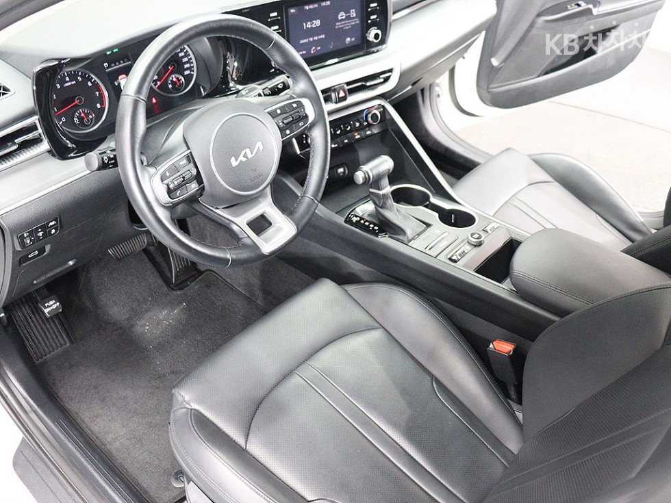 Kia K5 — miniaturë 17