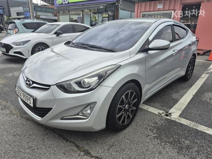 Hyundai Avante 1.6 GDi Smart — foto 1