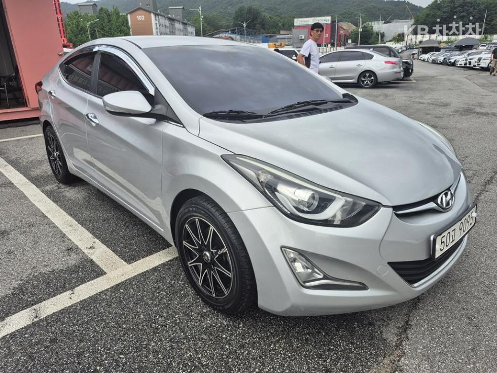 Hyundai Avante — miniaturë 3