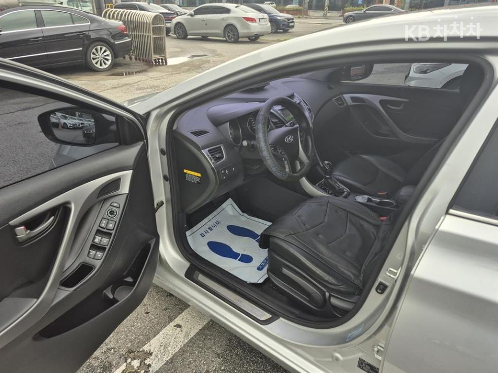 Hyundai Avante — miniaturë 10