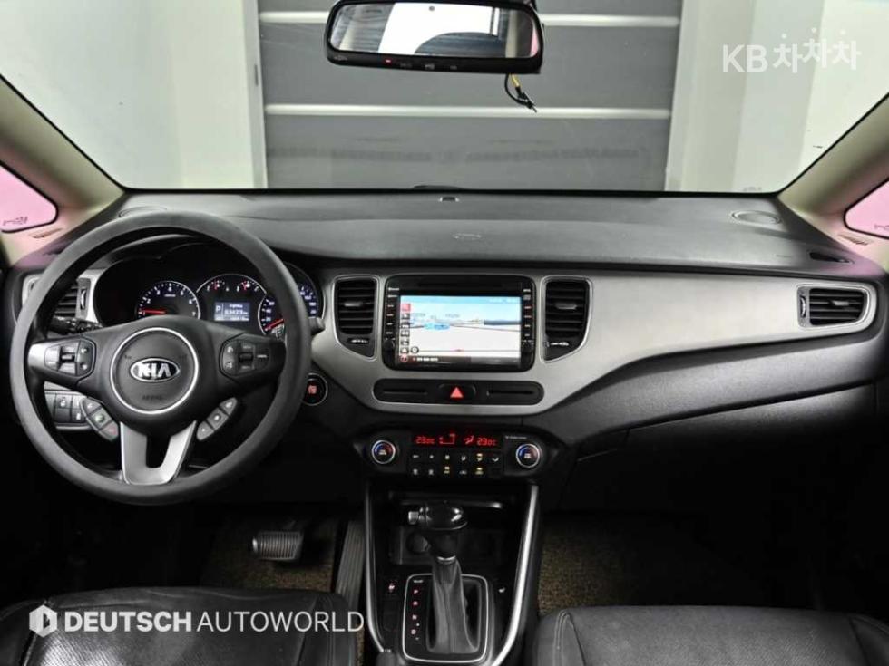 Kia Carens — miniaturë 7