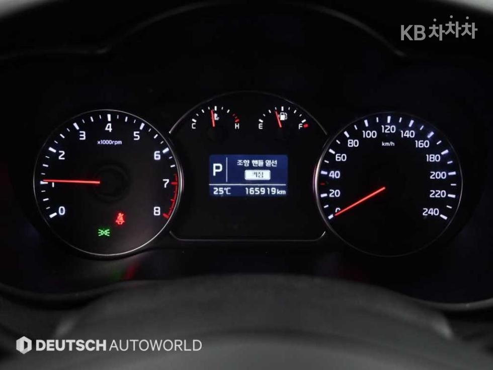 Kia Carens — miniaturë 8