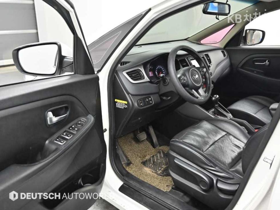 Kia Carens — miniaturë 11