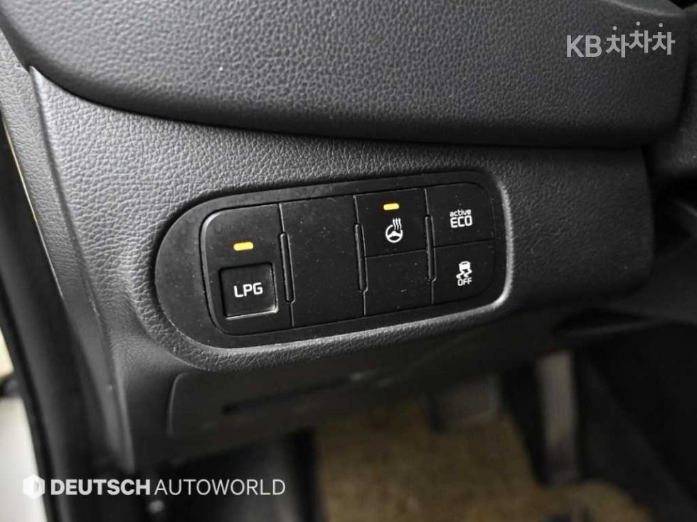 Kia Carens — miniaturë 17
