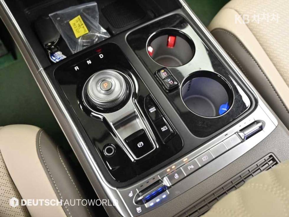 Kia Carnival — miniaturë 9