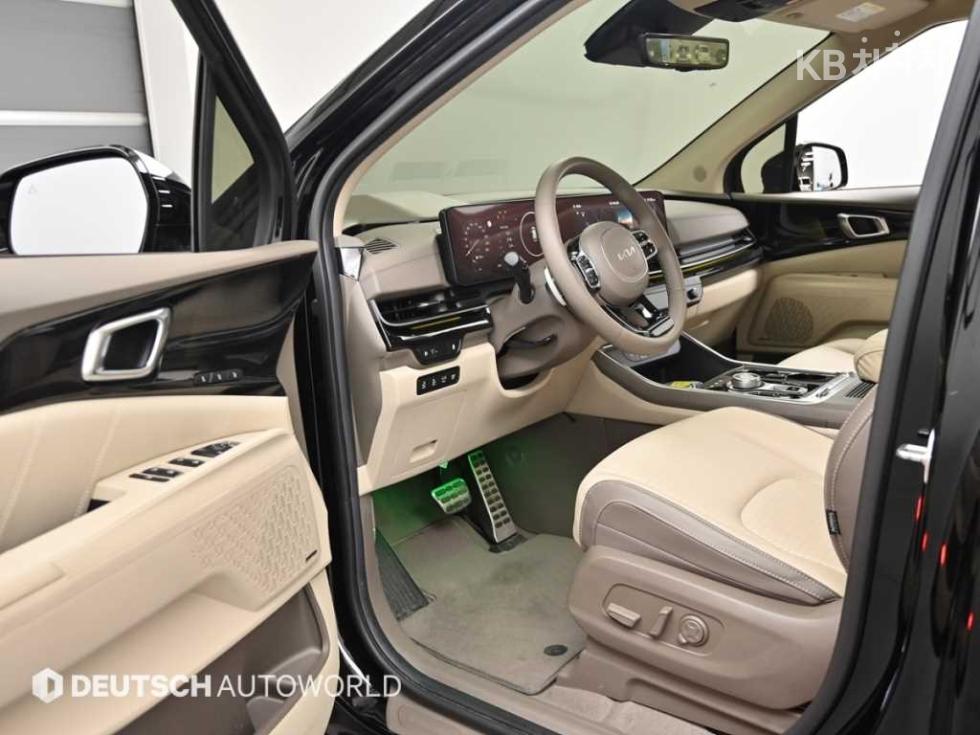 Kia Carnival — miniaturë 11