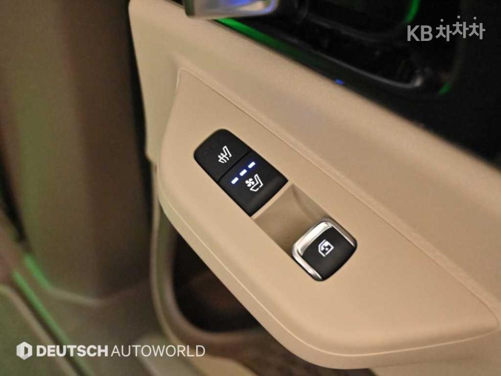 Kia Carnival — miniaturë 16