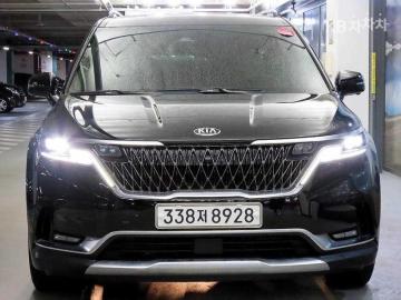 Kia Carnival 9-Seater Signature — foto 1