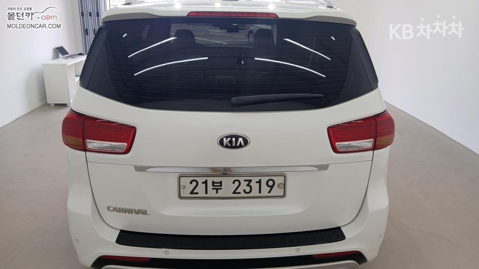 Kia Carnival — miniaturë 4