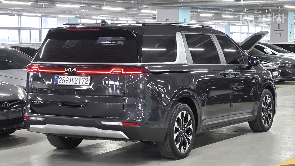Kia Carnival — miniaturë 3