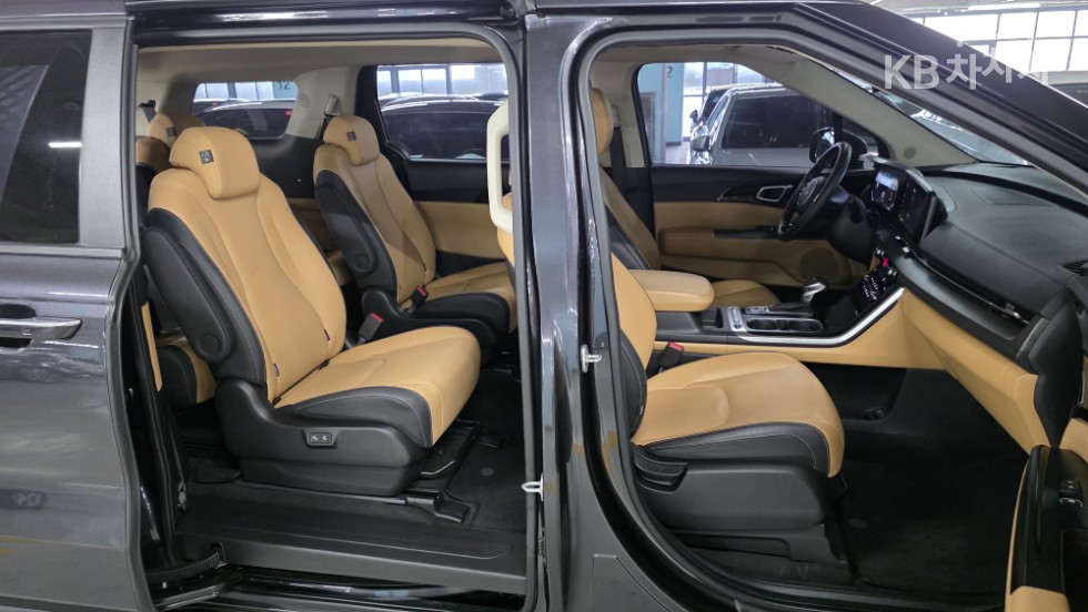 Kia Carnival — miniaturë 13