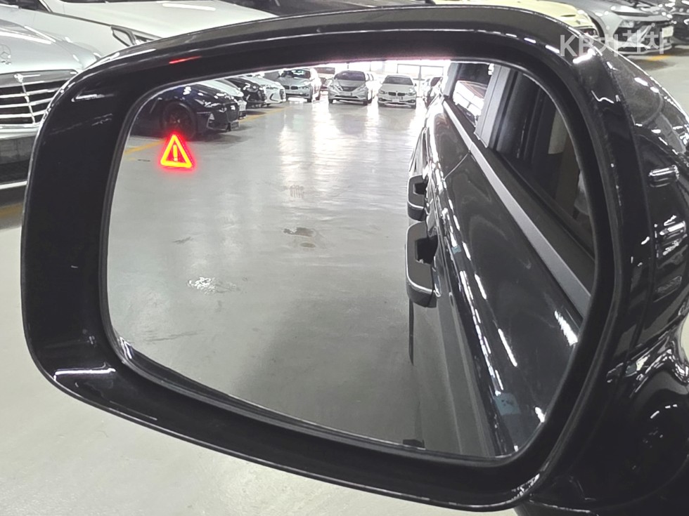 Kia Carnival — miniaturë 20