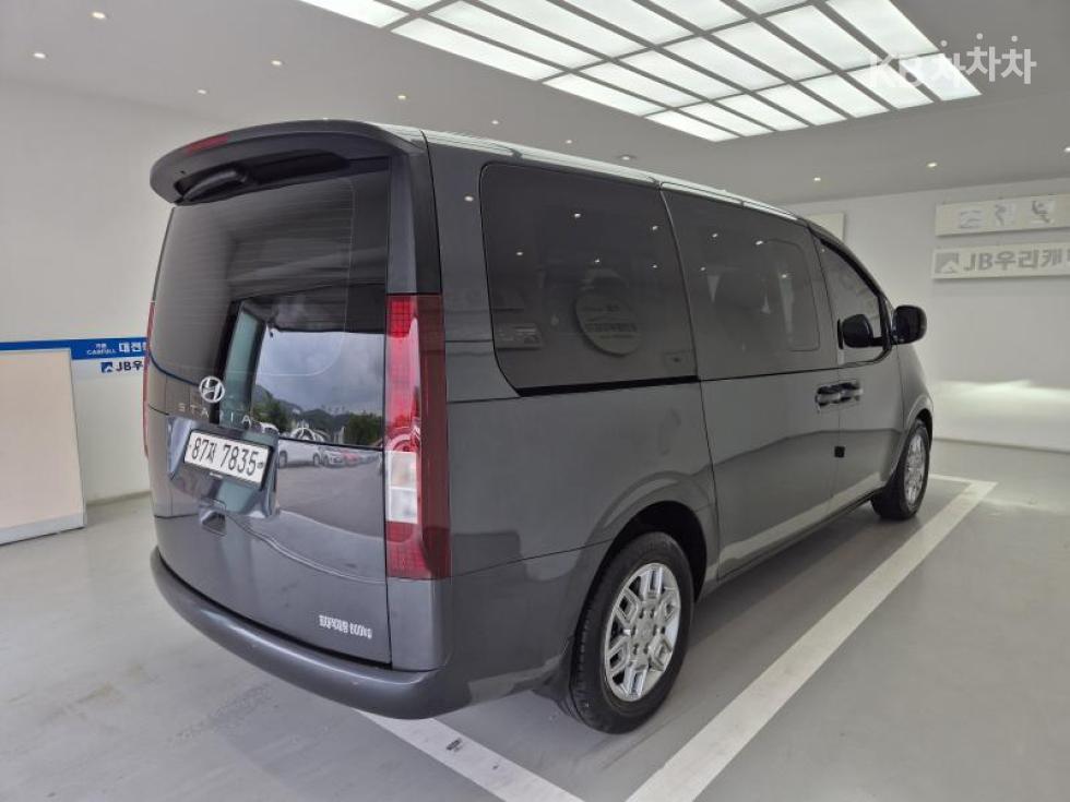 Hyundai Staria — miniaturë 4