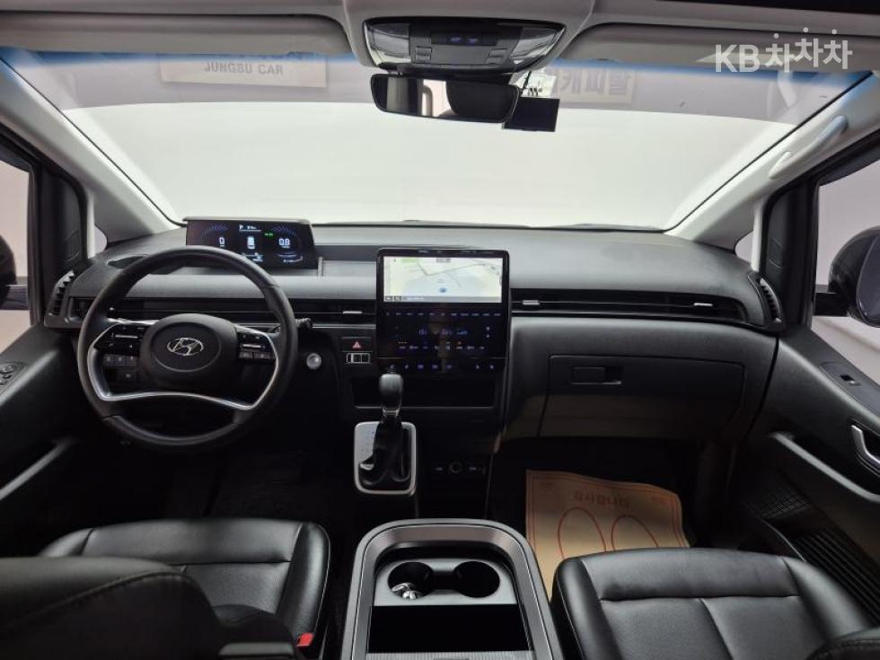 Hyundai Staria — miniaturë 7