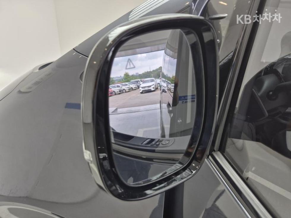Hyundai Staria — miniaturë 10