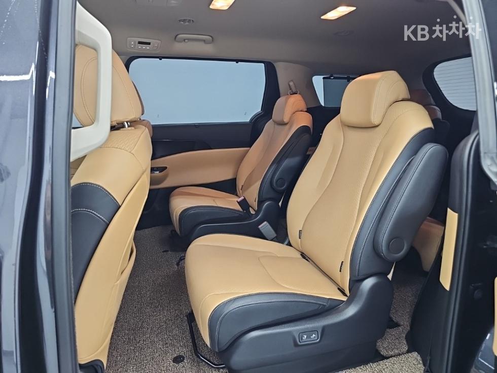 Kia Carnival — miniaturë 12