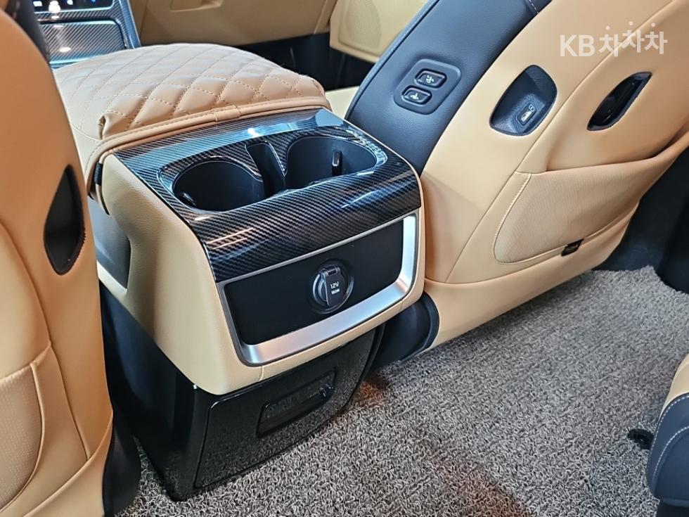 Kia Carnival — miniaturë 15