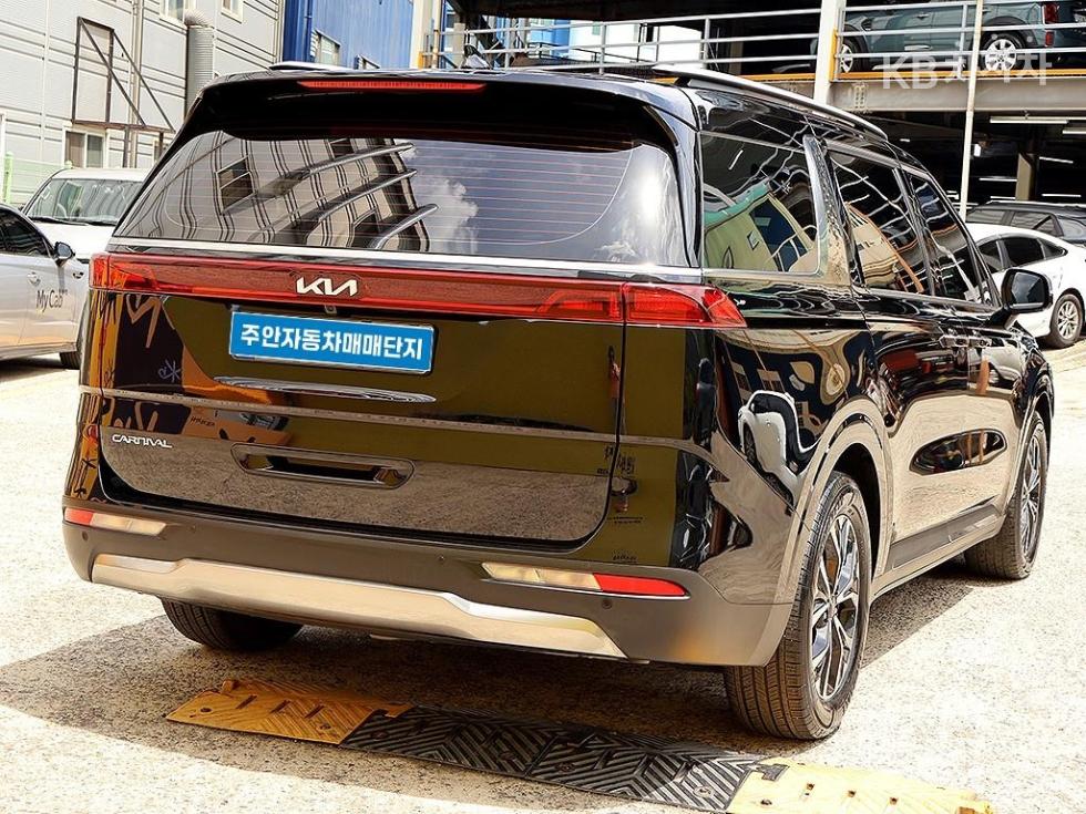 Kia Carnival — miniaturë 4