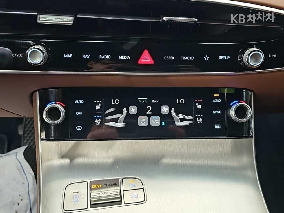Genesis GV70 — miniaturë 10