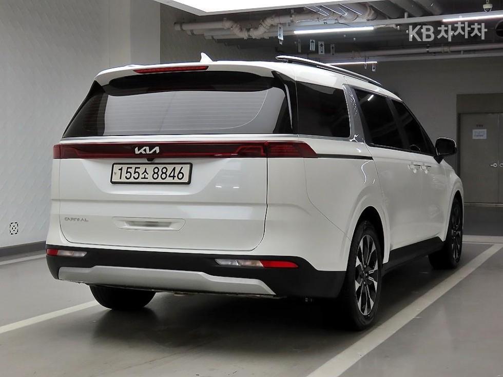 Kia Carnival — miniaturë 4