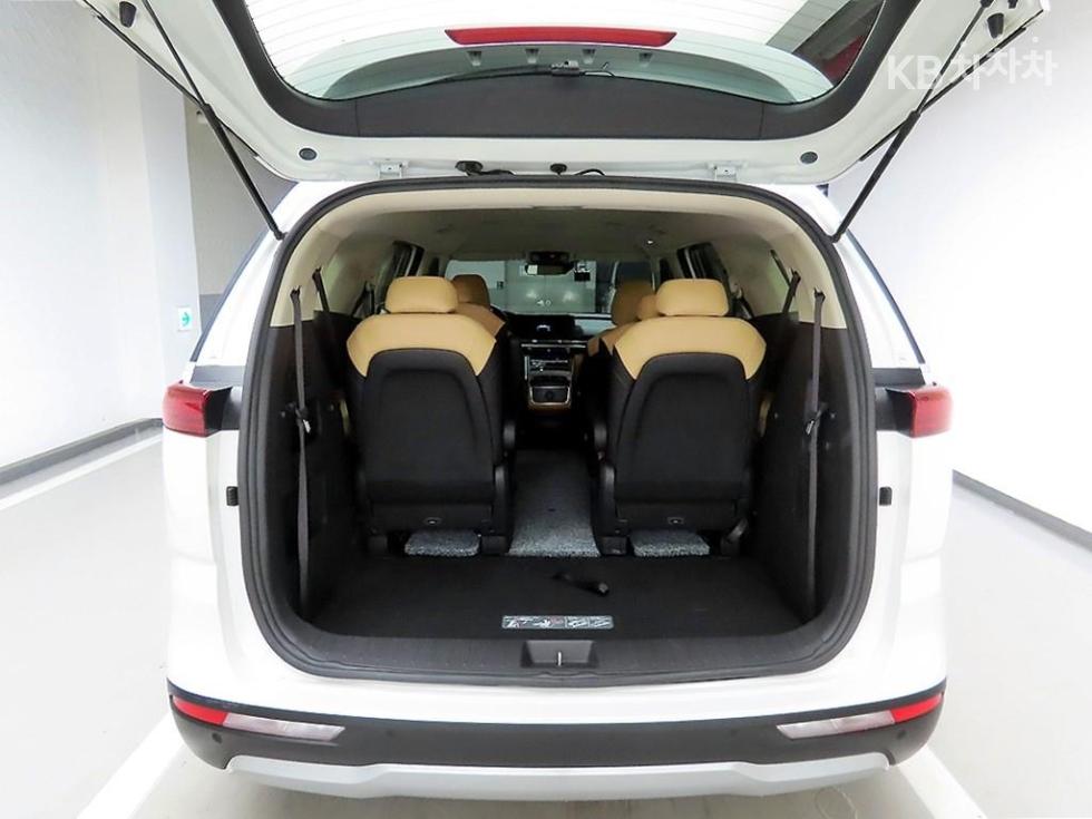 Kia Carnival — miniaturë 5