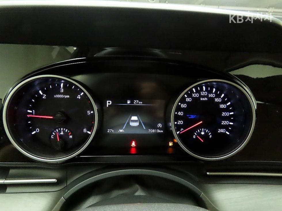 Kia Carnival — miniaturë 6