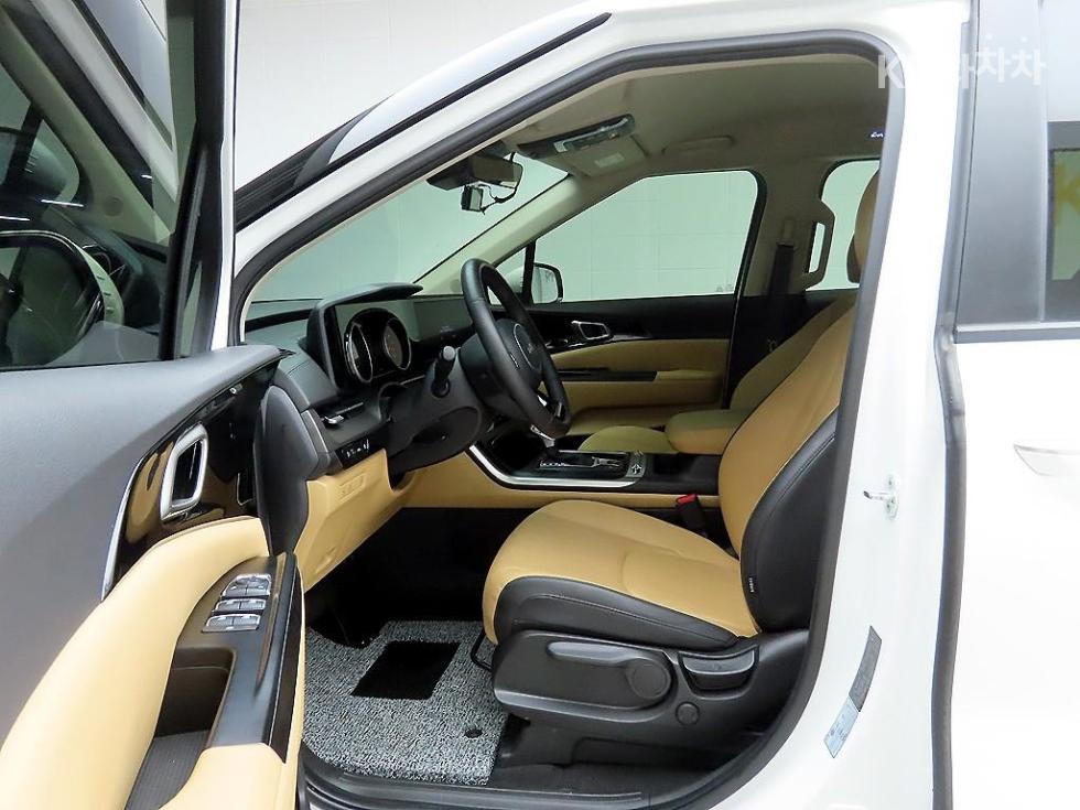 Kia Carnival — miniaturë 12