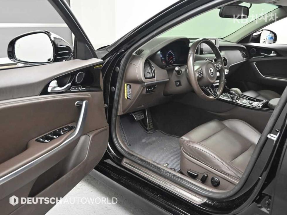 Kia Stinger — miniaturë 11