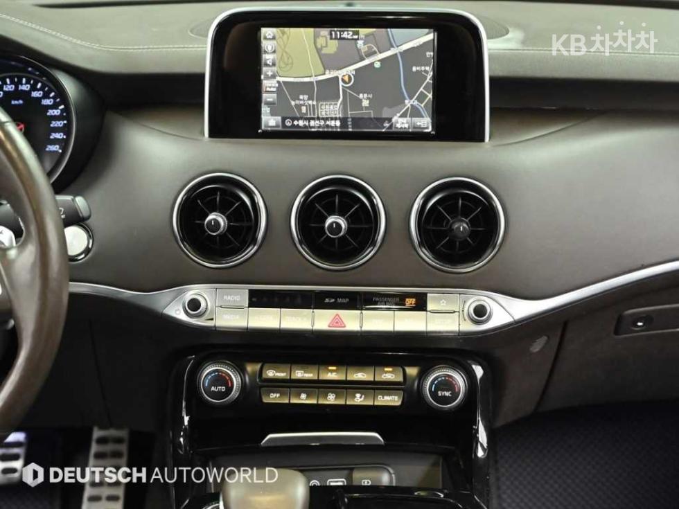Kia Stinger — miniaturë 14