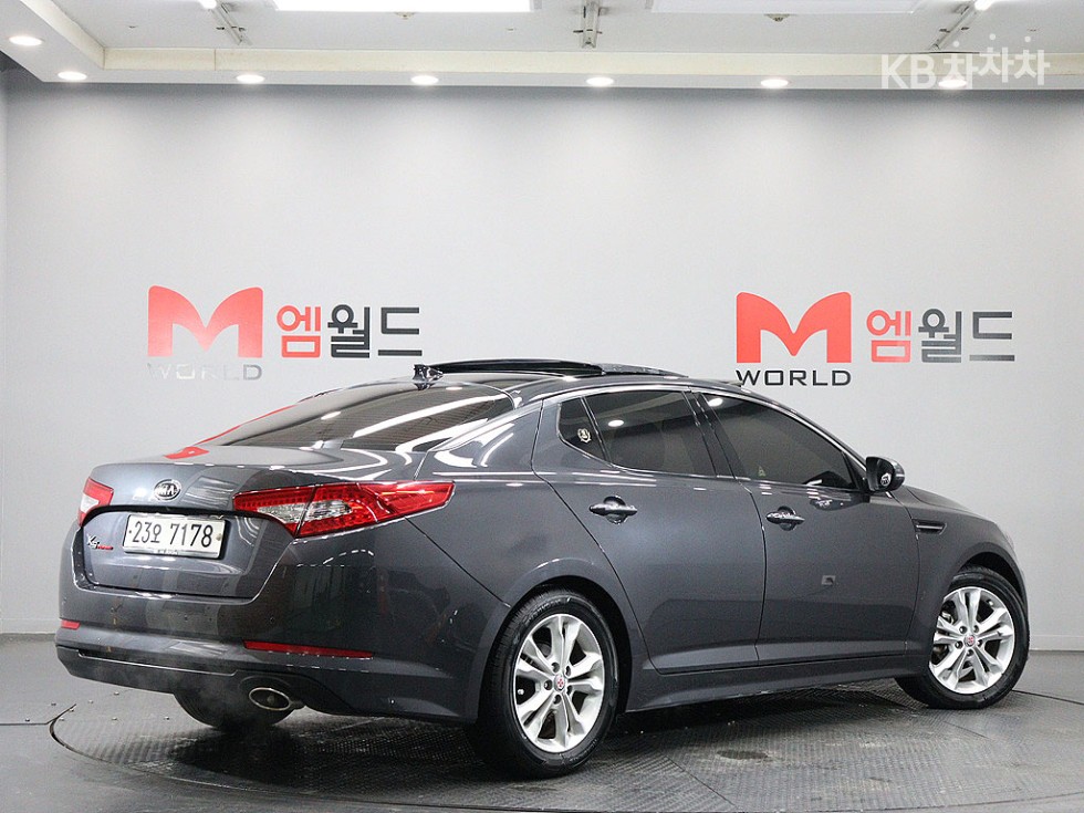 Kia K5 — miniaturë 3