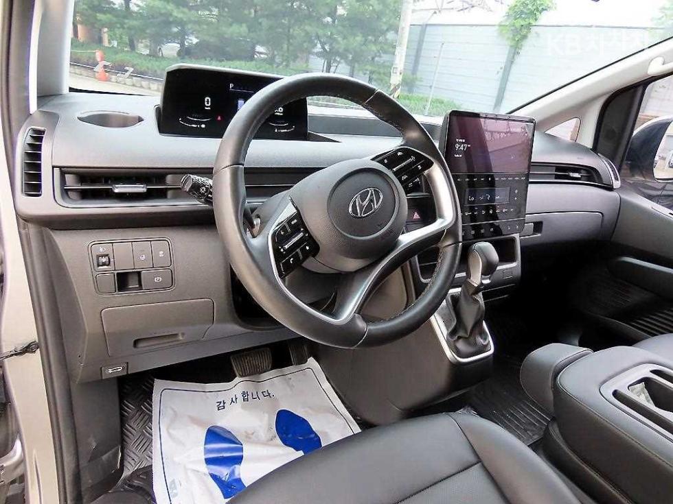 Hyundai Staria — miniaturë 7
