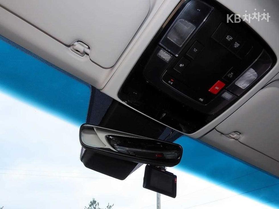 Hyundai Staria — miniaturë 16