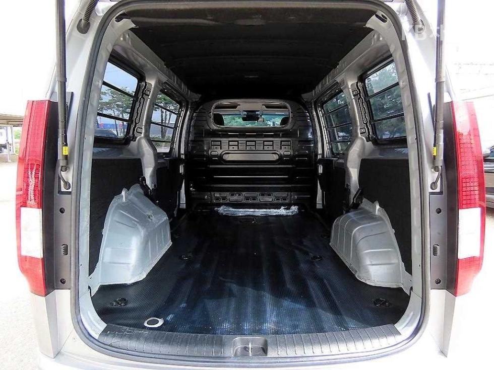 Hyundai Staria — miniaturë 18
