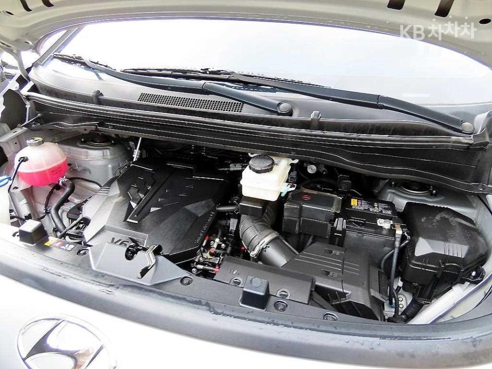 Hyundai Staria — miniaturë 19