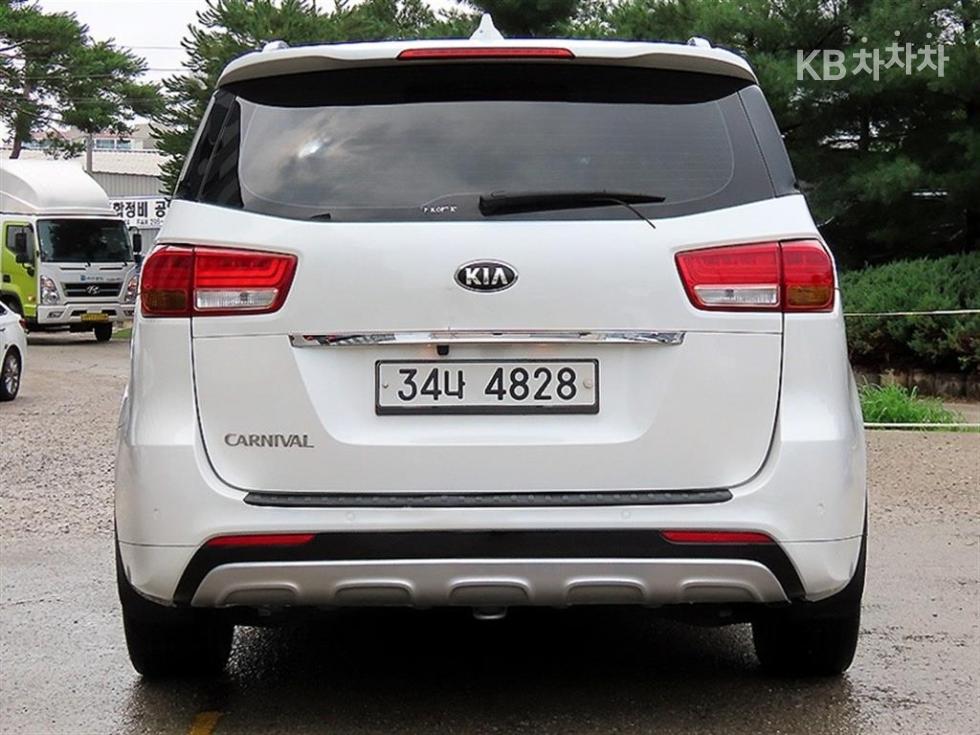 Kia Carnival — miniaturë 4