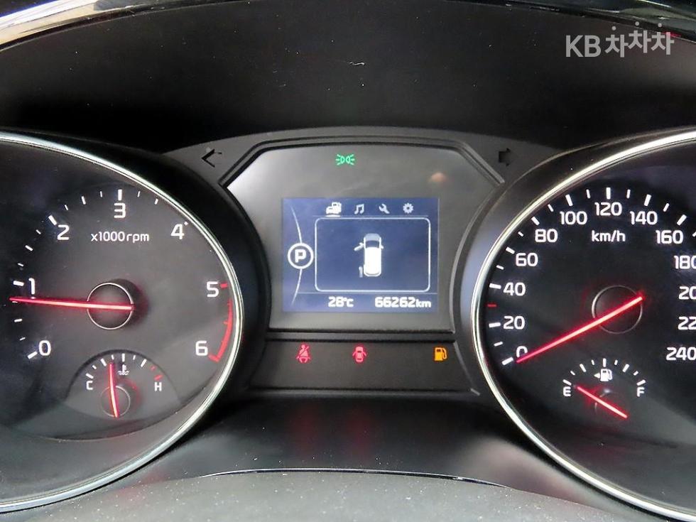 Kia Carnival — miniaturë 10