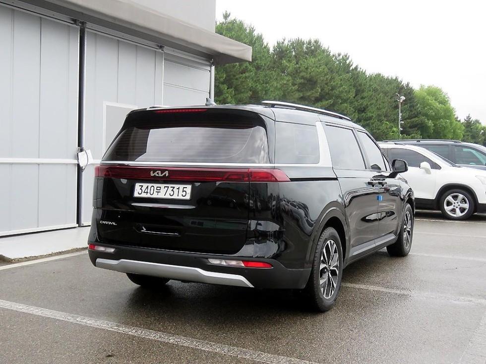 Kia Carnival — miniaturë 4