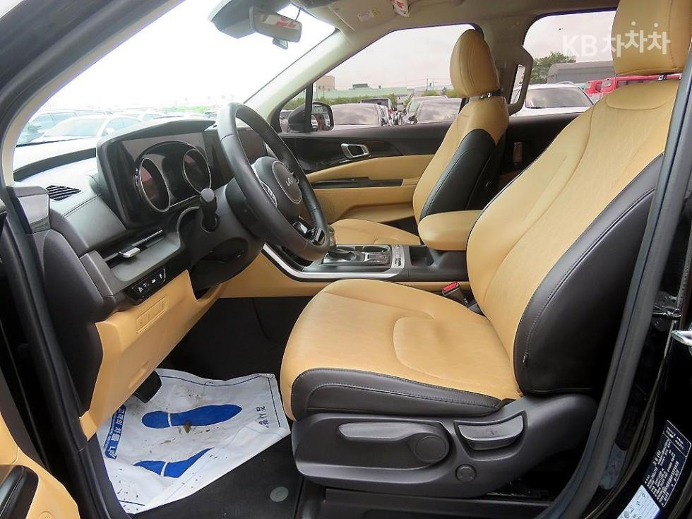 Kia Carnival — miniaturë 6