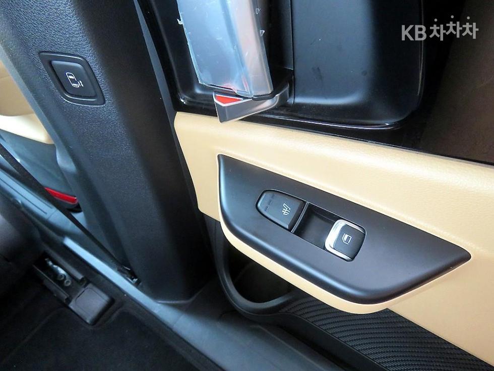 Kia Carnival — miniaturë 10