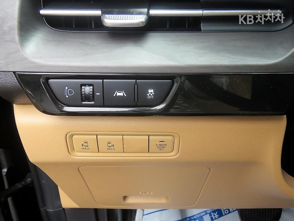 Kia Carnival — miniaturë 11