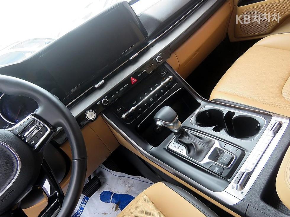 Kia Carnival — miniaturë 13