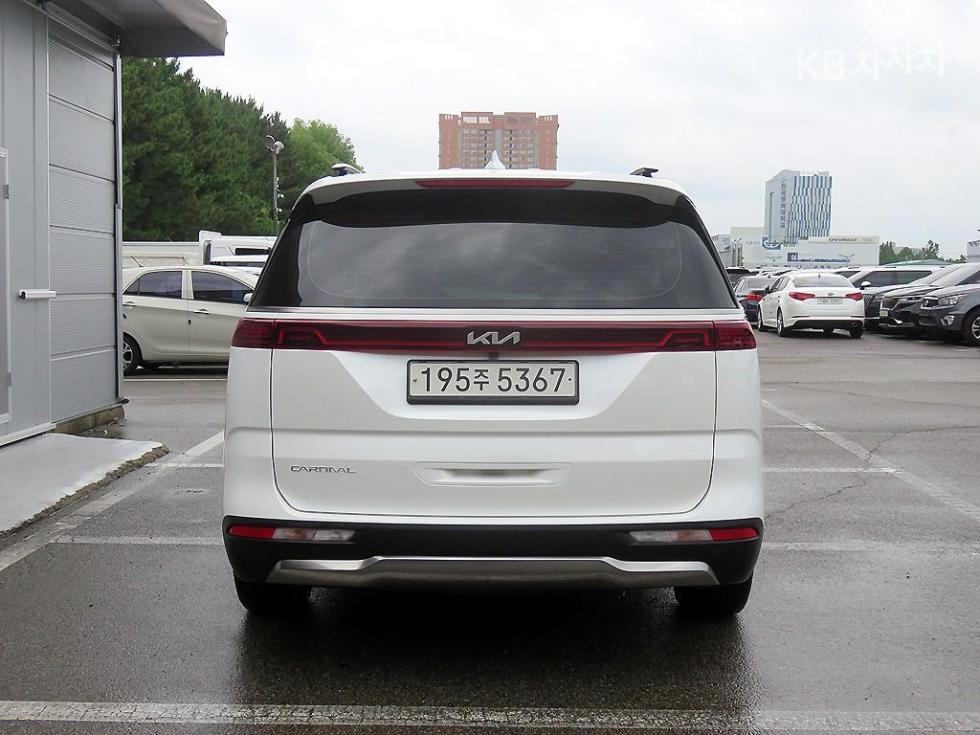 Kia Carnival — miniaturë 3