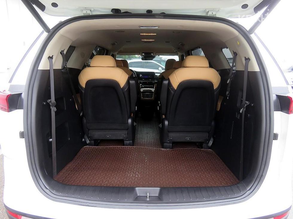 Kia Carnival — miniaturë 5