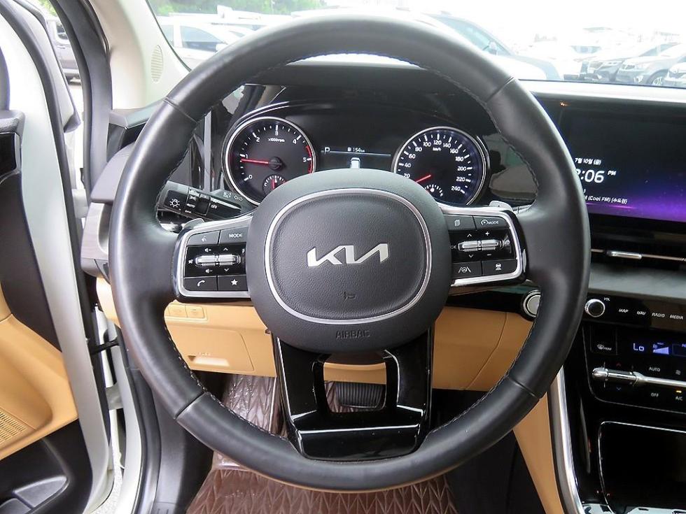 Kia Carnival — miniaturë 10